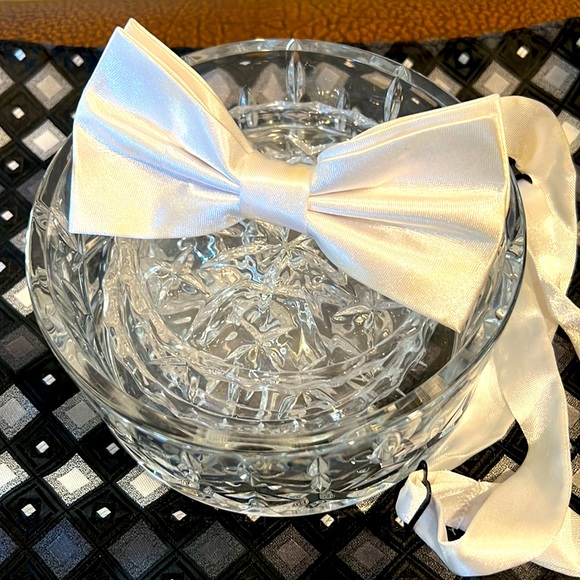 Like New Classic Cool Rare Formal Bow Tie and Hanky combo collection! - Picture 1 of 8